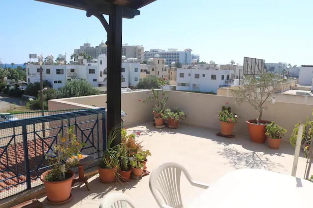 Ria Beach Sea View Apartment Pyla Eksteriør bilde